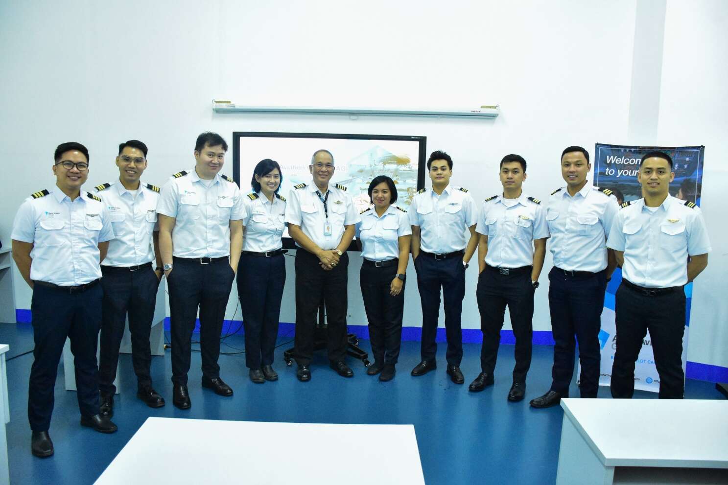 9 pilots join AAG’s A320 Type Rating Program